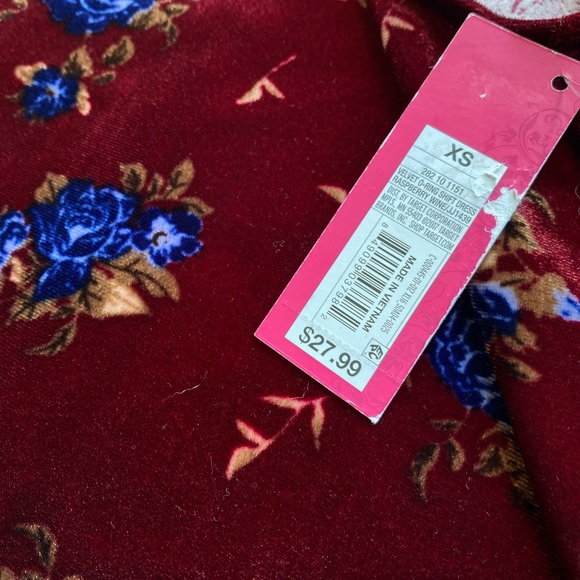 DONATED NWT Velvet Dress - Picture 6 of 6